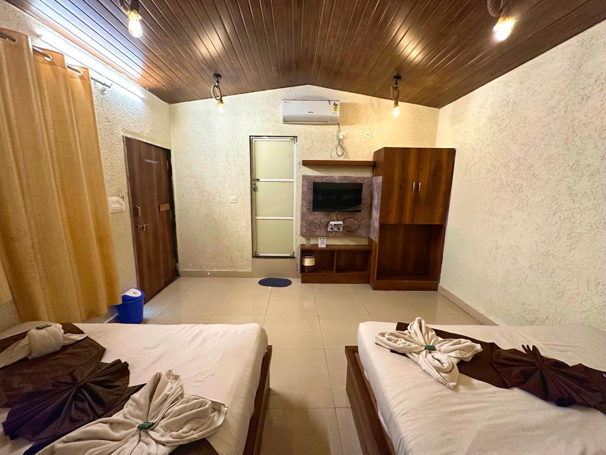 Hotel Payal & Restaurent Pachmarhī Exterior foto